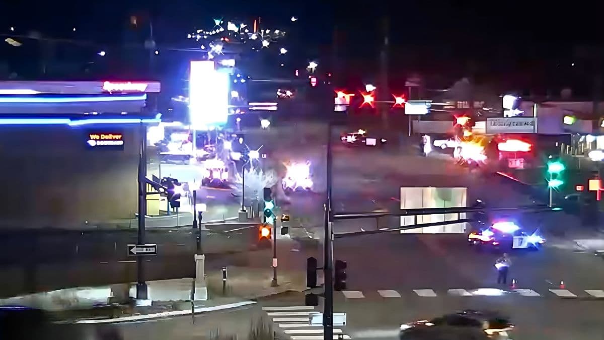 Man at Bus Stop Shot by Stray Bullet as 2 Drivers Exchange Gunfire